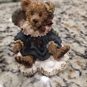Boyds Bears Heart-Shaped Base Figurine
